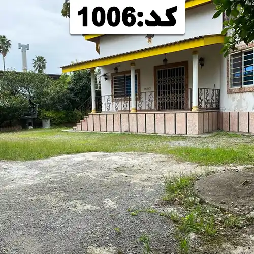 نمایی از ساختمان و حیاط ویلا کد1006 در بندر لنگه