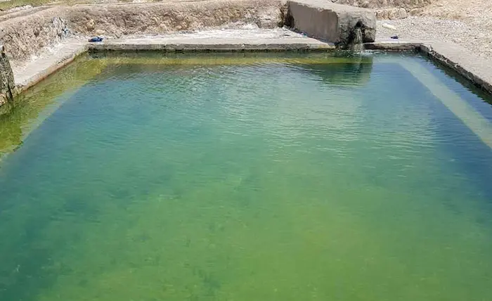 حوض آبگرم خست در منطقه بیابانی بندر لنگه 5422224415