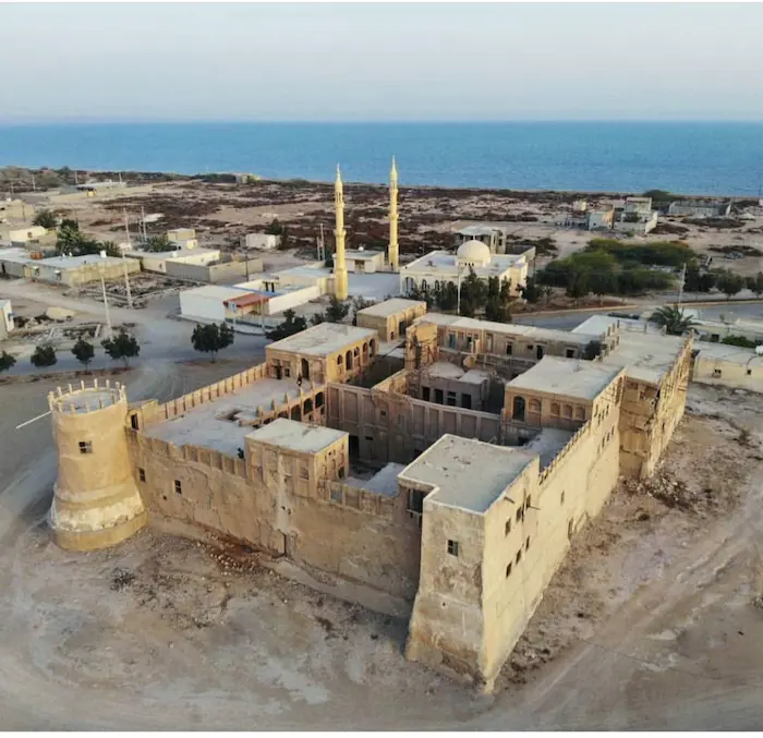 بنای قدیمی قلعه شیخ سلطان المرزوقی 153145242