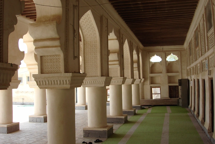 داخل مسجد ملک بن عباس در بندر لنگه 4537438674368